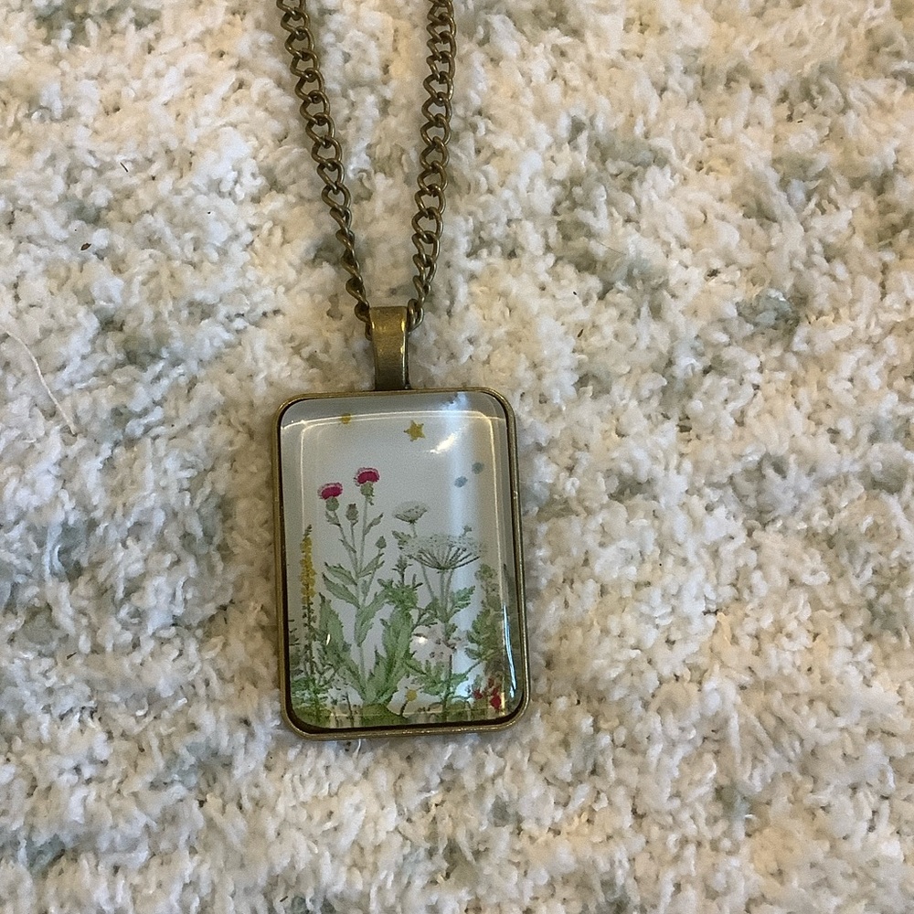 Wildflowers Under Stars Floral Pendant Necklace NWT 22” Brass